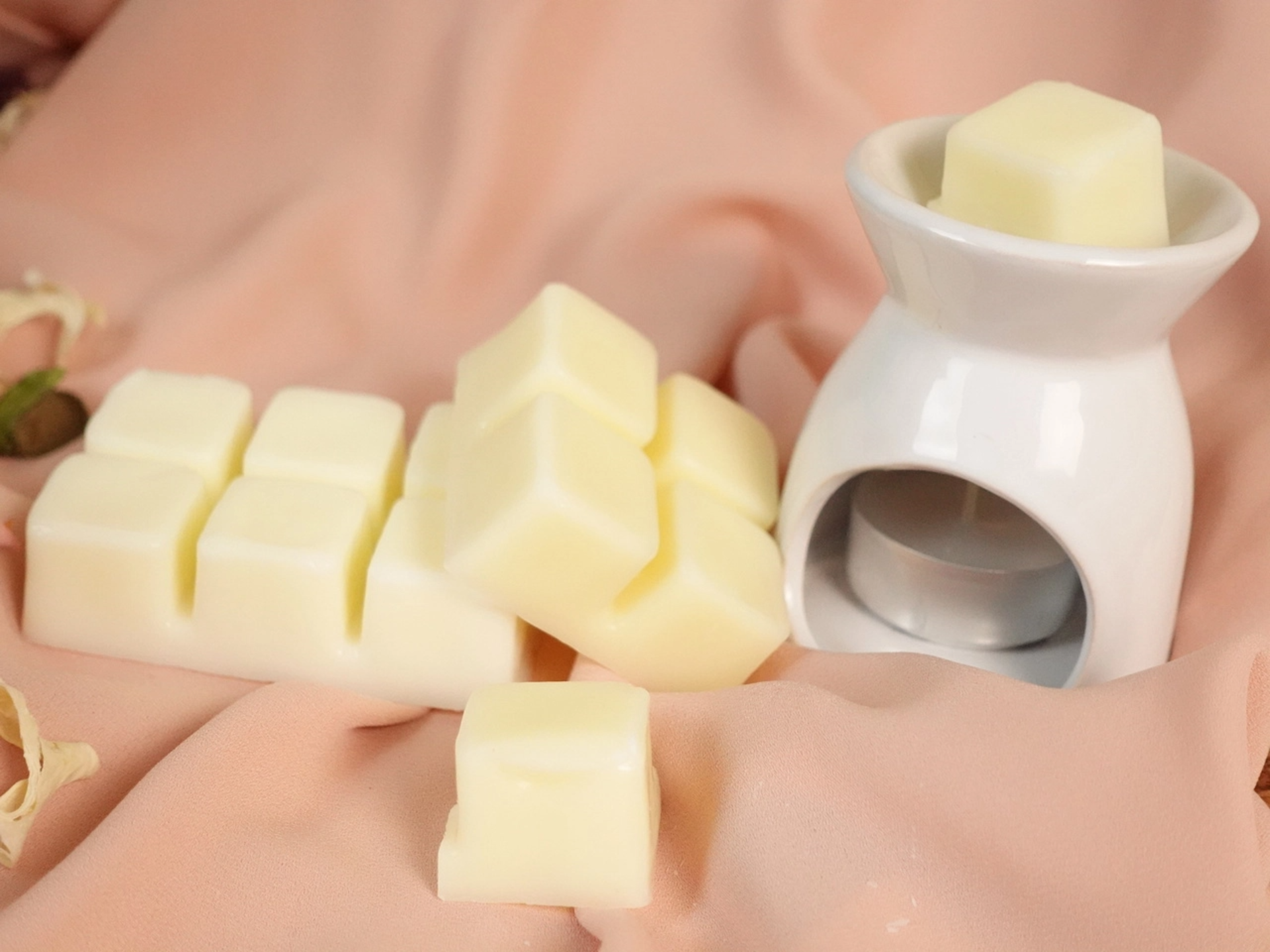 Why are Wax Melts better than Candles? | Huda Candle - Candle Wax Suppliers in UAE