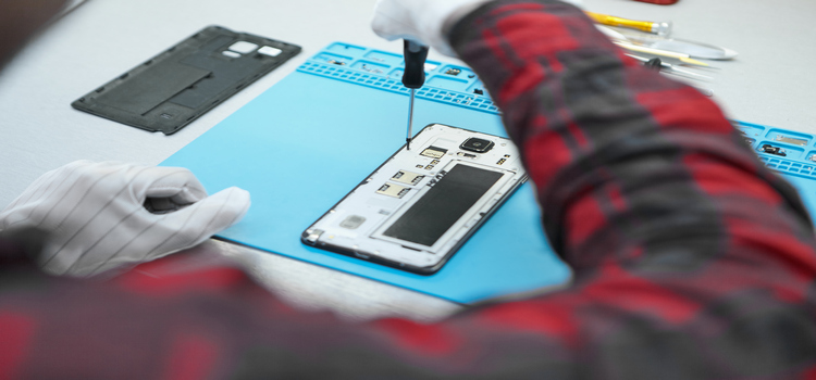 iPhone Screen Repair: 7 Reasons to Get Your iPhone Screen Fixed | Webblogers Adda