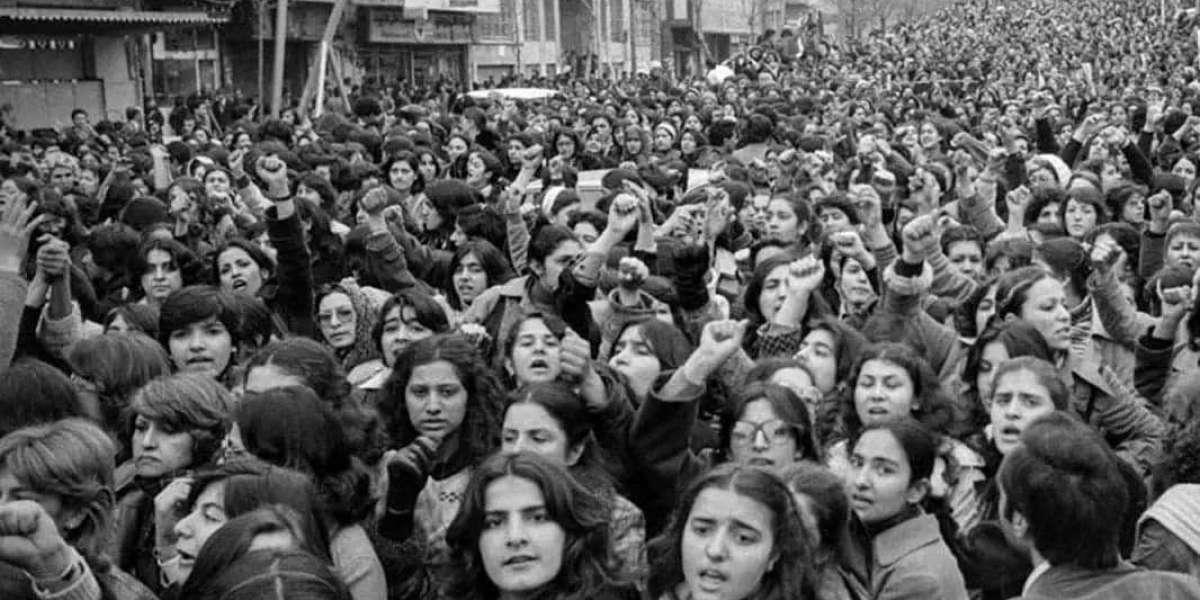 Iranian Hijab protest in 1979
