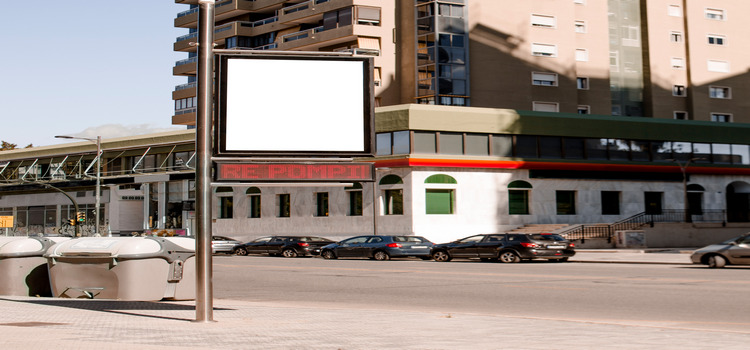 Expert Advice on Using Outdoor Pole Advertising