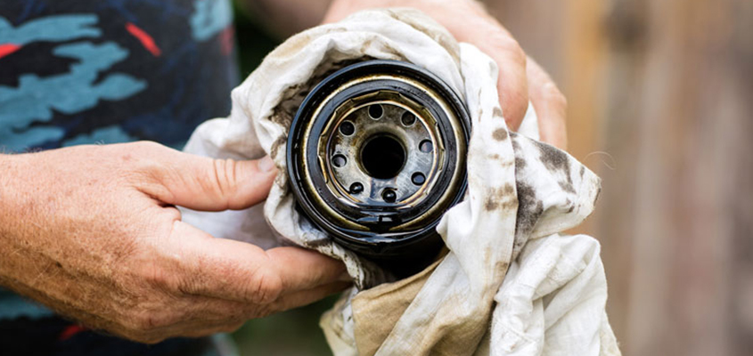 Signs Of A Worn-Out Oil Filter And What To Do About It - Harvard Filtration