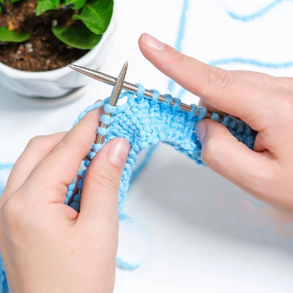 Knitting Acrylic Yarn with Stainless Steel Needles