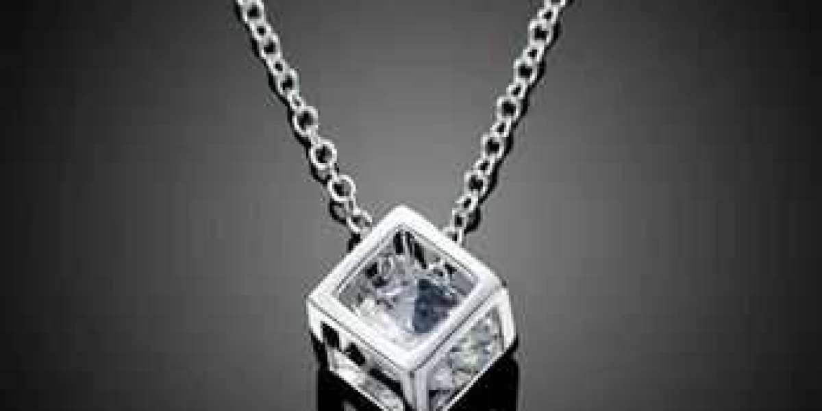 Why Should You Invest in Vintage Style Diamond Necklace