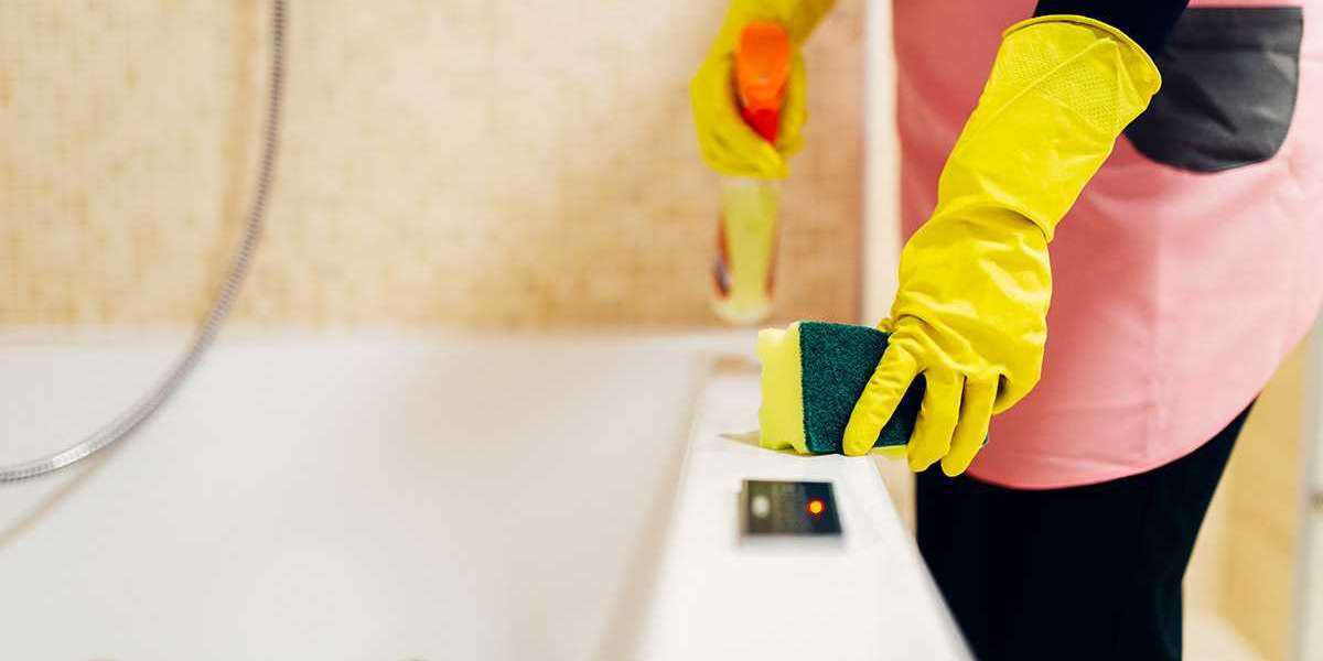 5 Expert Tips for Keeping Your Bathroom Surfaces Shiny and New