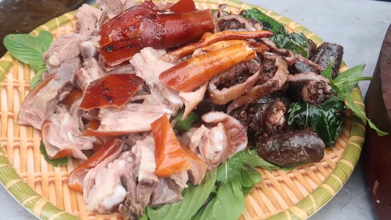 Hướng dẫn cách ướp và chế biến thịt chó quay nguyên con