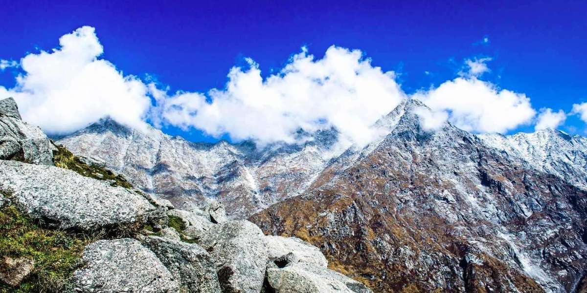 " Indrahar Pass Trekking in Himachal"