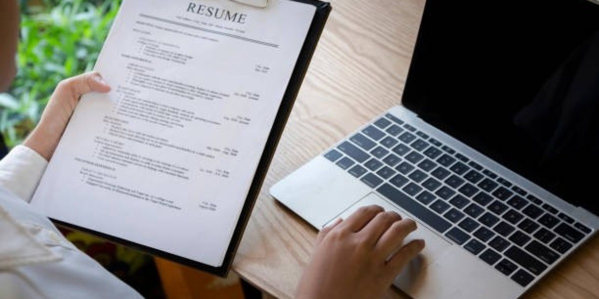 The benefits of hiring a professional resume writer