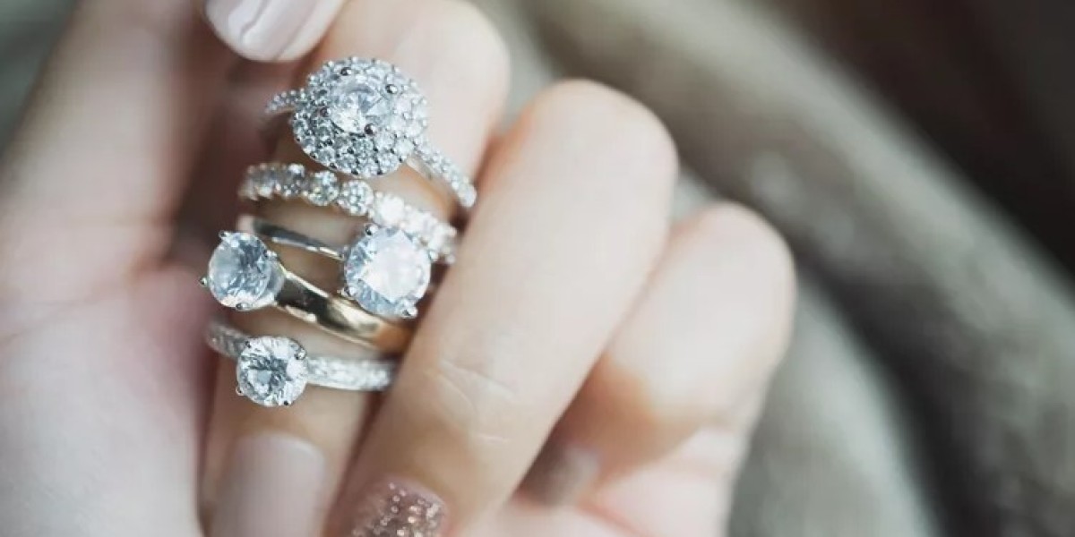 The Best Way to Clean Your Engagement Ring