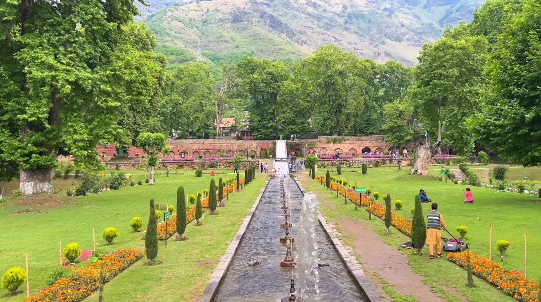 Nishat Bagh srinagar ~Perfect Time to Visit Nishat Bagh ~ 8 Must-See Attractions - Natural Pen Writers