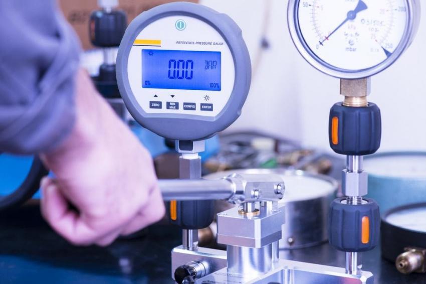 Pressure Gauge Selection Guide For Industrial Engineers | by DAS Services, Inc. | Sociomix