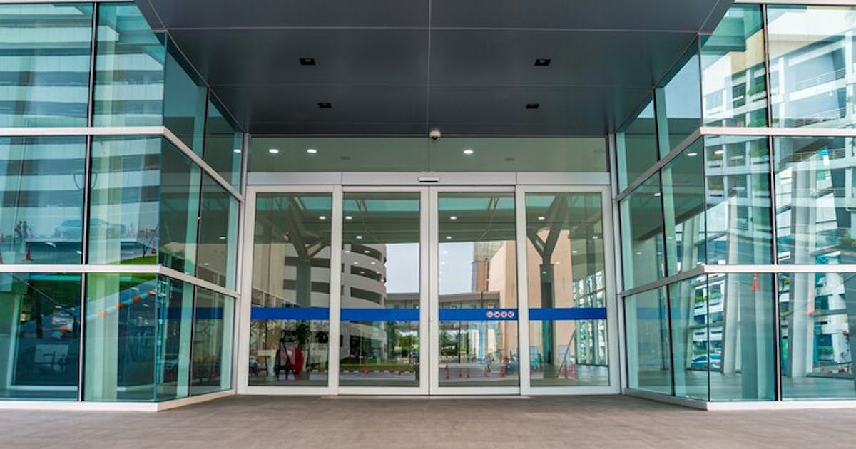 Avail your Desired Designs in Commercial windows Edmonton from Leading Manufacturers