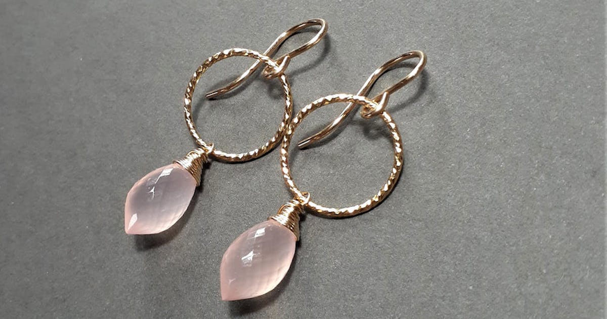 Discovering the Delight: Chalcedony Jewelry - Handcrafted Elegance