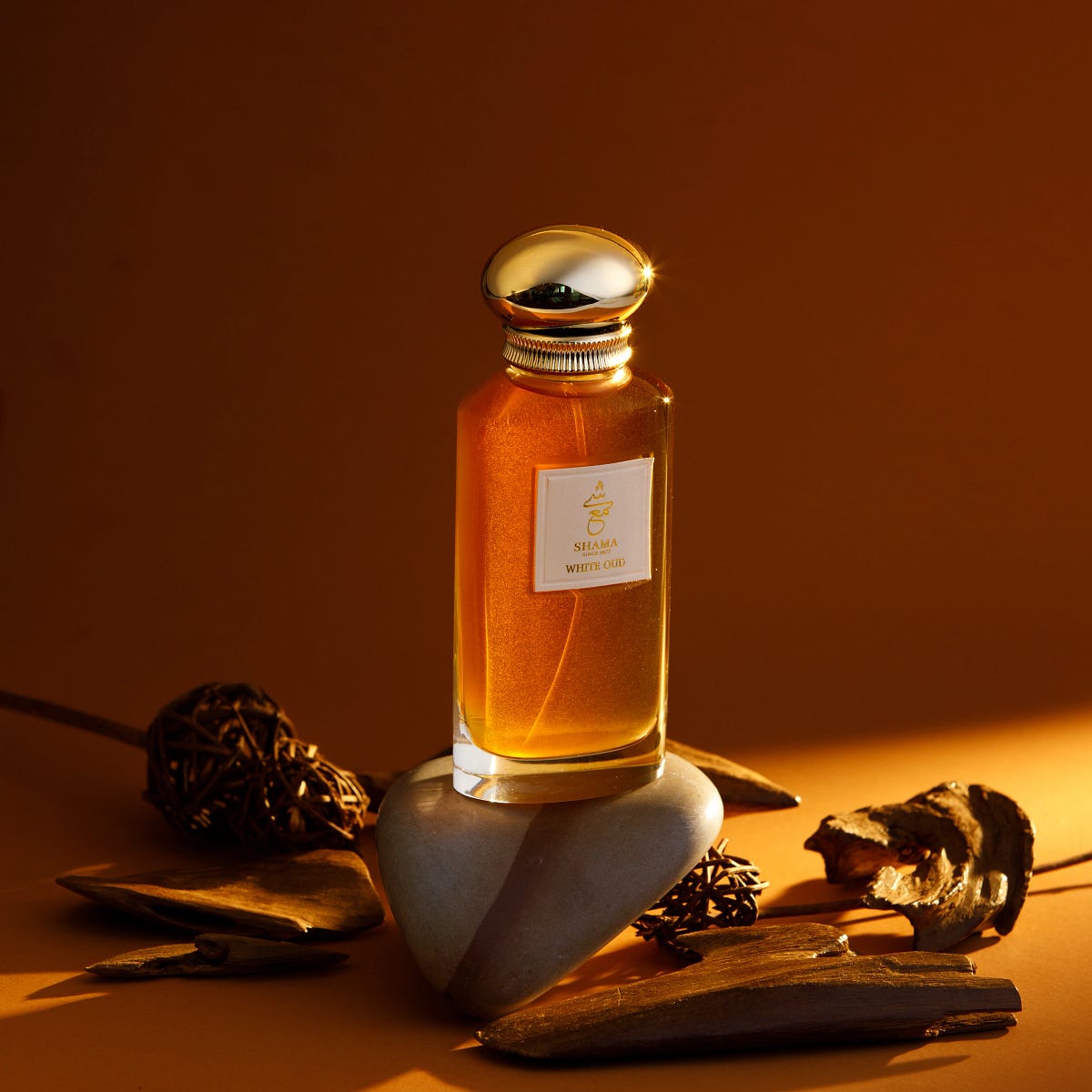 Discovering Elegance: The Best Online Perfume Store for White Oud Perfume | by Shama Perfumes | Mar, 2024 | Medium
