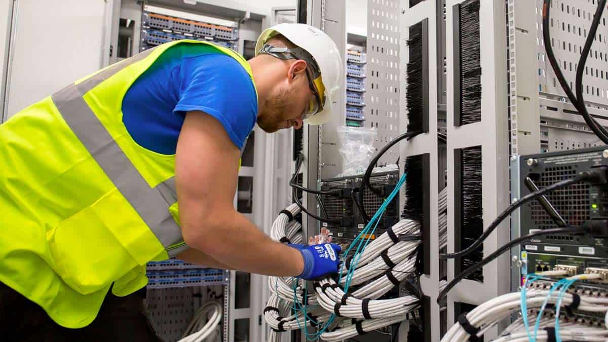 Maximizing Efficiency: The Importance of Business Data Cabling | TechPlanet