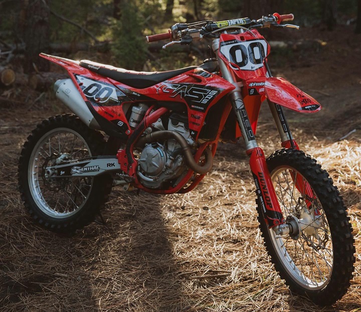 From MX Graphics to Bling Bits: Ways to Customise Your Dirt Bike | Available Online