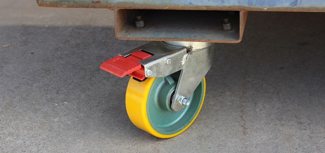 Bolt-hole vs. Plate Castors: Which One Should You Use? - What Do