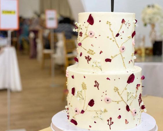 A Guide to Choosing the Perfect Wedding Cake in Singapore
