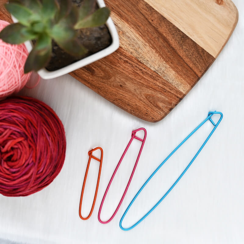 A Beginner’s Guide to Stitch Holders in Knitting and Crochet Projects | TheAmberPost