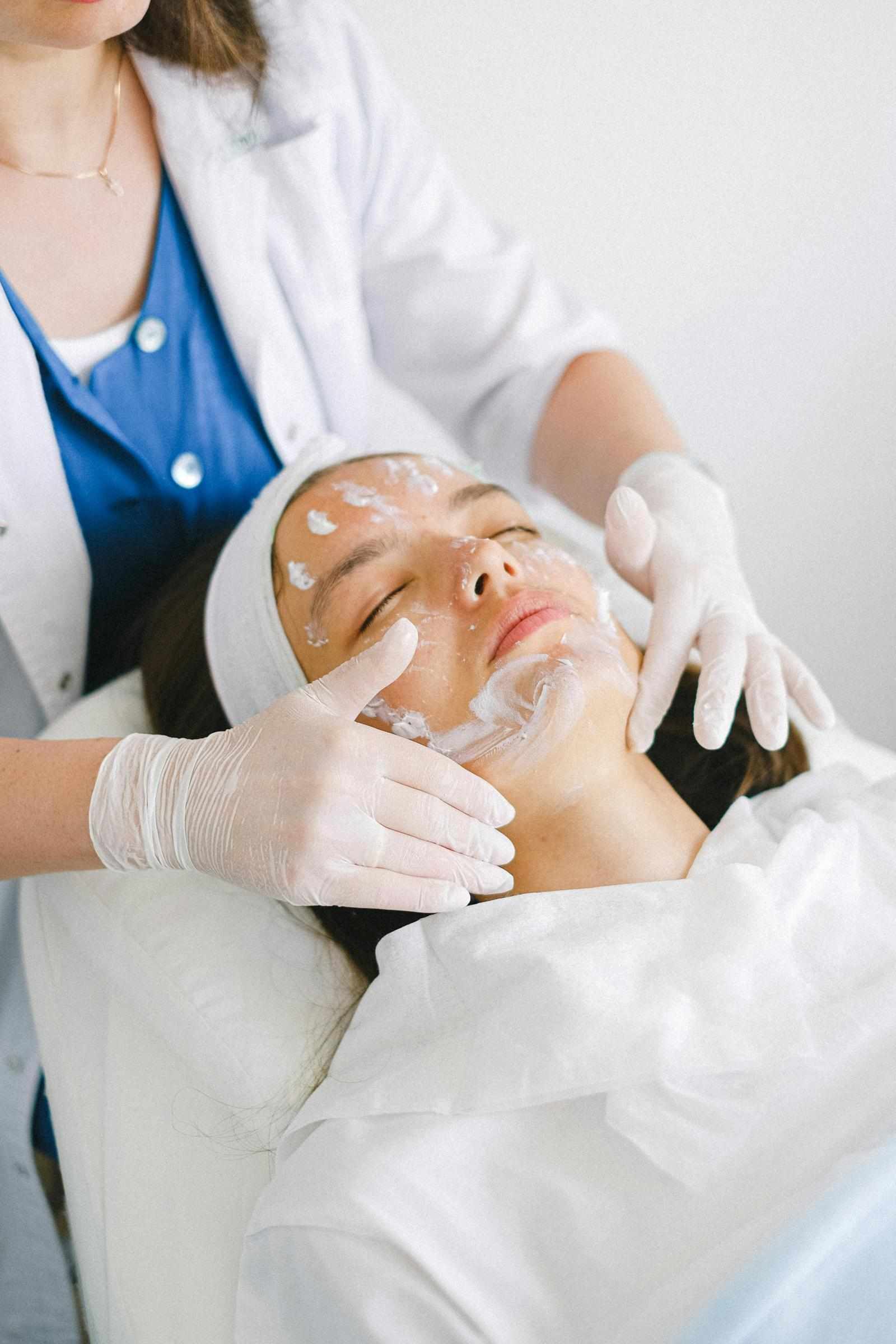 Top Cosmetology Clinic in Bareilly: Comprehensive Services, Key Benefits, and Industry Trends