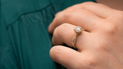 Moissanite Engagement Rings: A Sparkling Alternative to Traditional Diamonds ⋅ blogzone