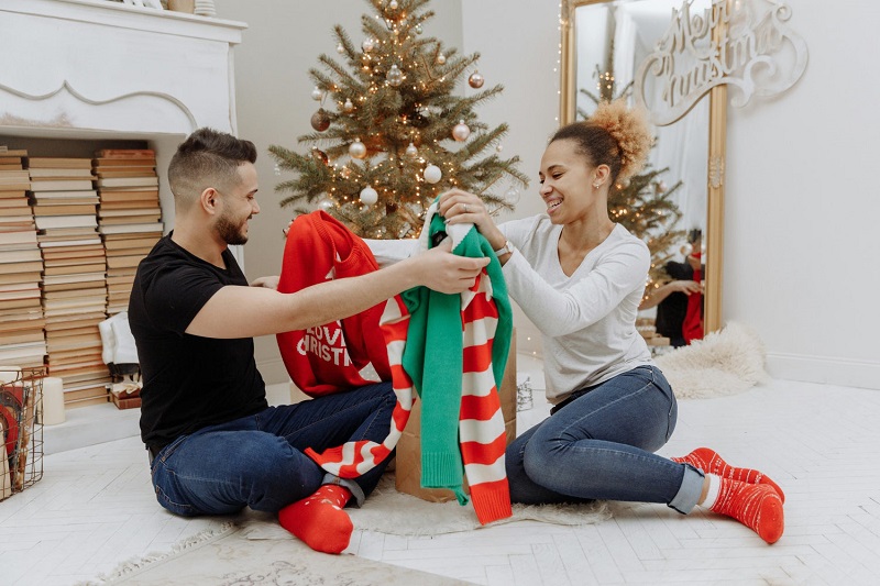 Why Couples Ugly Christmas Sweaters Are a Holiday Must-Have – Cartify Now