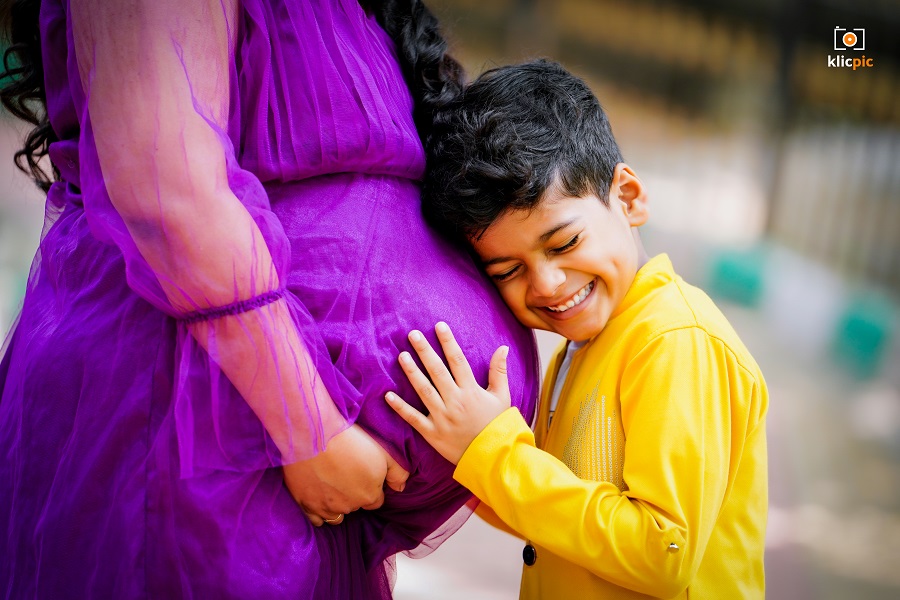2nd Pregnancy Photoshoot Ideas for You and Your Family