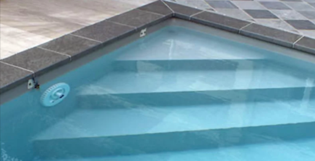 Choisir l'escalier idéal pour votre piscine