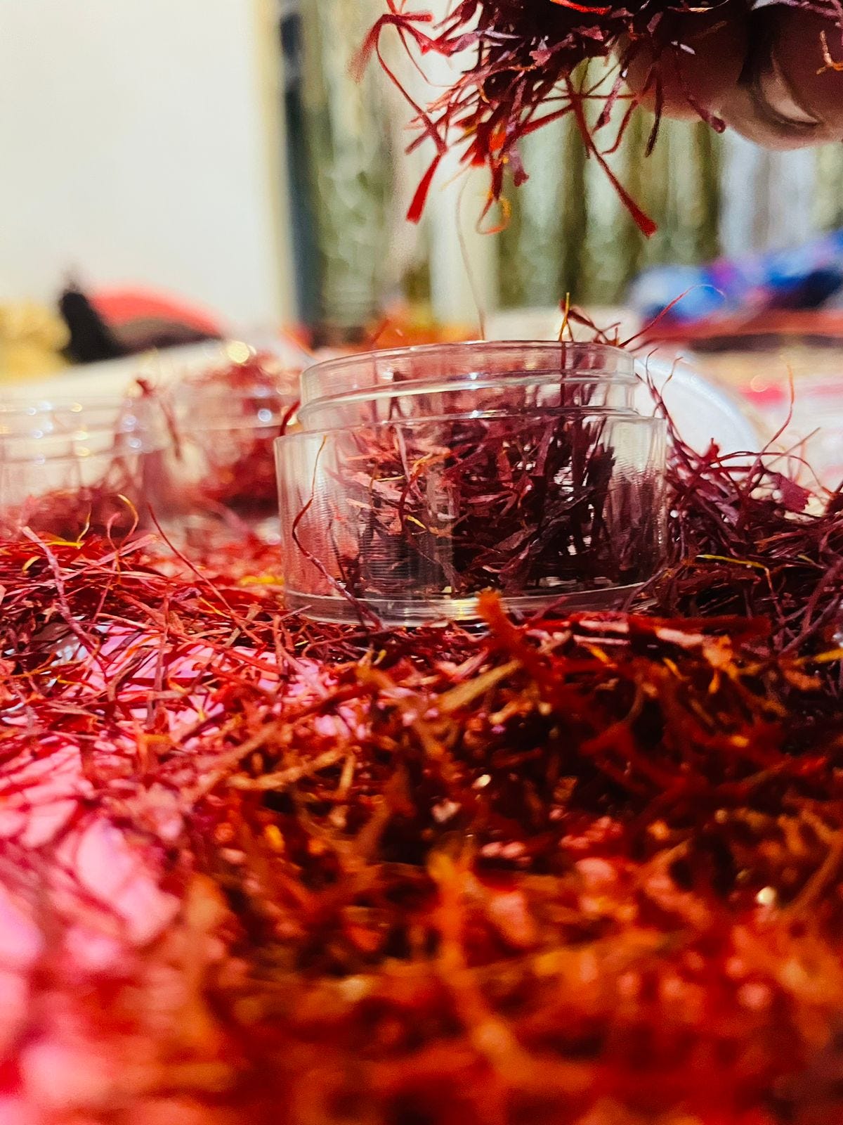 The Luxurious World of Premium Saffron from Afghanistan: A Deep Dive | by Stak Perfect | Sep, 2024 | Medium