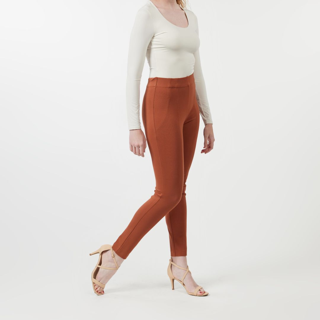 Powerhouse Chic: Why Professional Women Love Ponte Pants