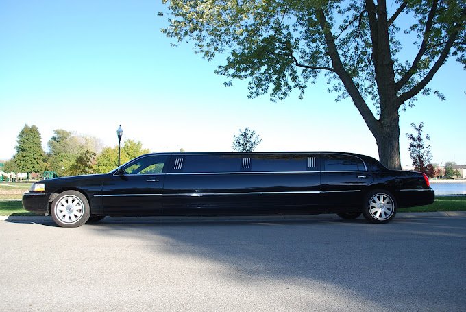 Elevate Your Prom Night: Limousine Rentals in South Bend