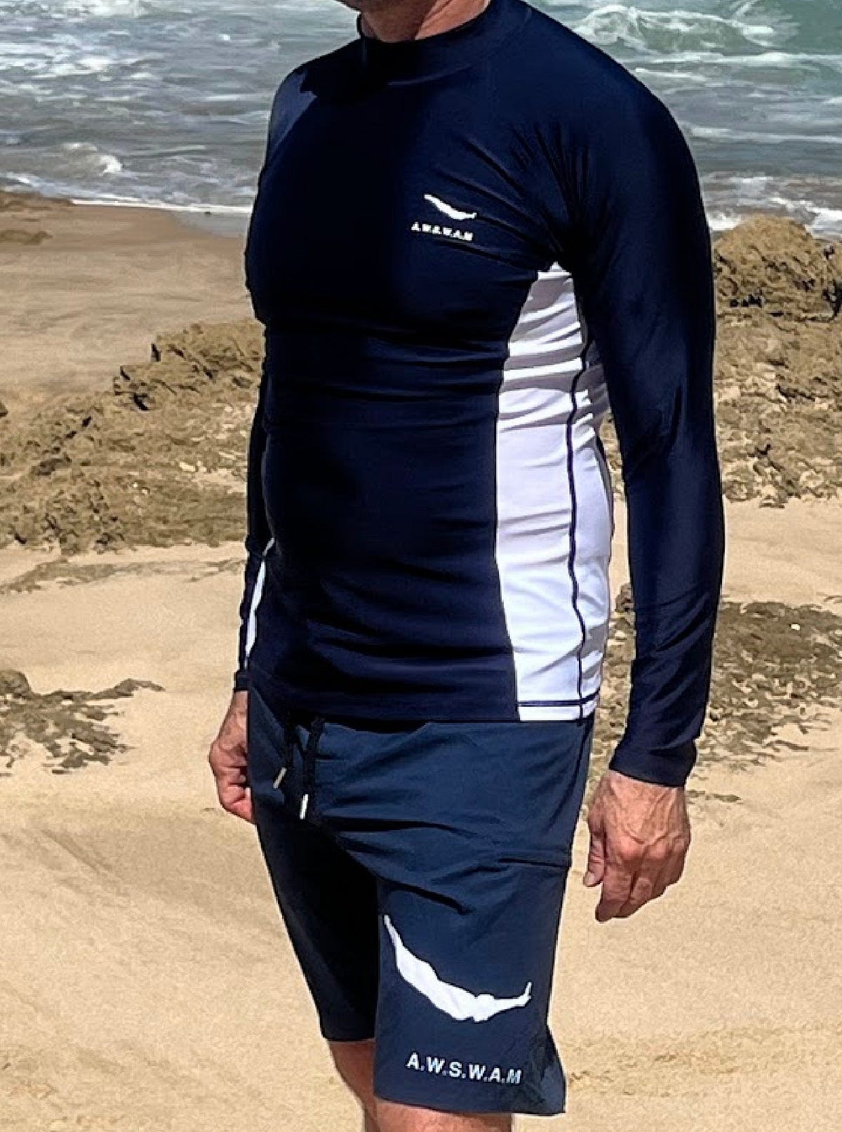 The Ultimate Guide to Choosing the Right Men’s Swim Rash Guard | by Awswam | Nov, 2024 | Medium