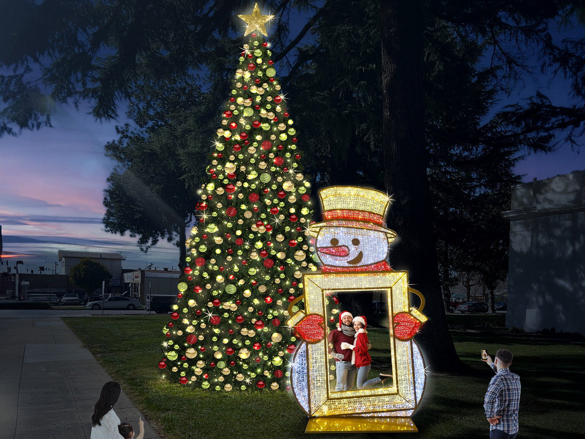 Real vs. Artificial Christmas Trees for Outdoor Spaces: Which Is the Better Choice?                      – Dekra-Lite