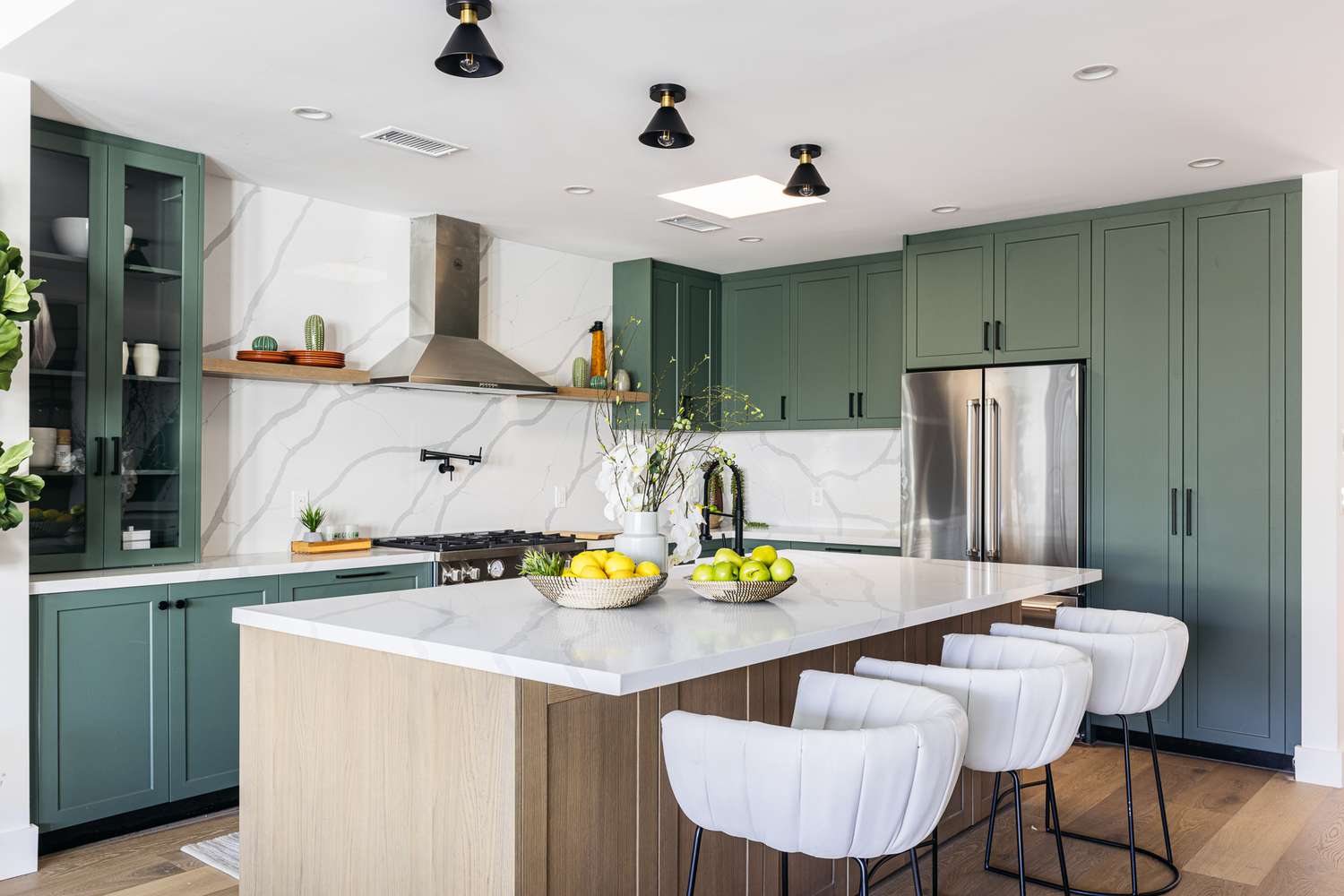 Granite vs. Quartz Kitchen Islands: What’s Best for Texas Homes?