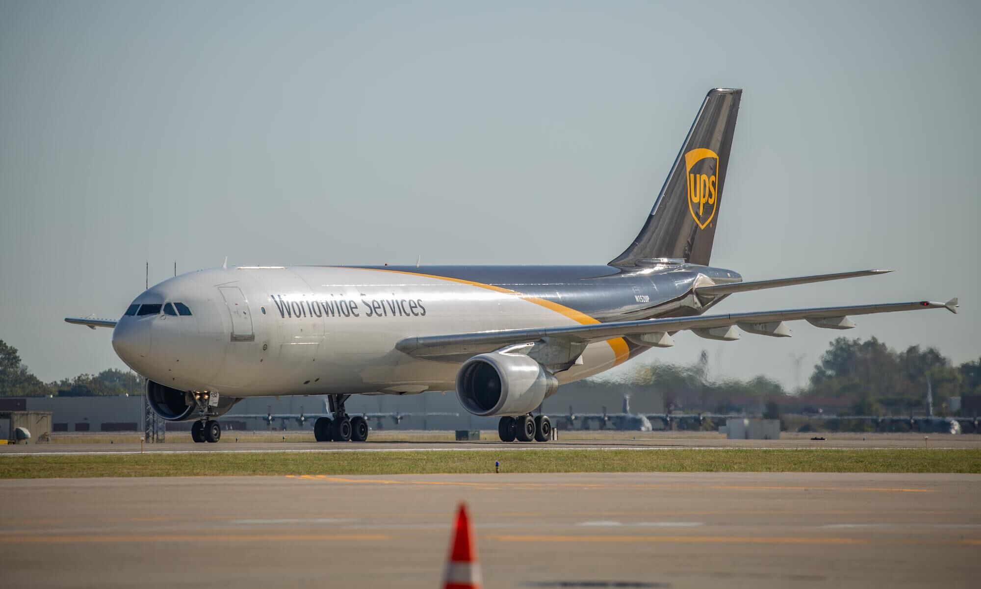 UPS to reduce Amazon business by 50%, stock tanks 14%