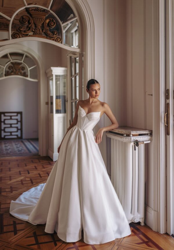 Wedding Dress Trends for 2025: What Toronto Bridal Shops Have in Store