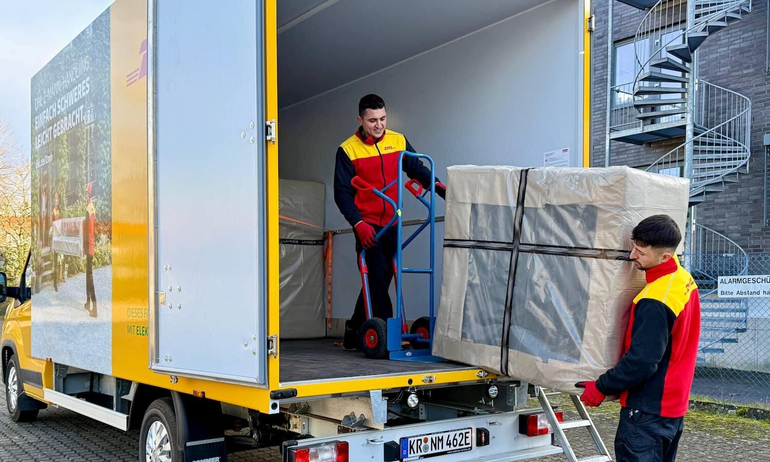 DHL 2-Mann-Handling expands electric fleet for last mile delivery