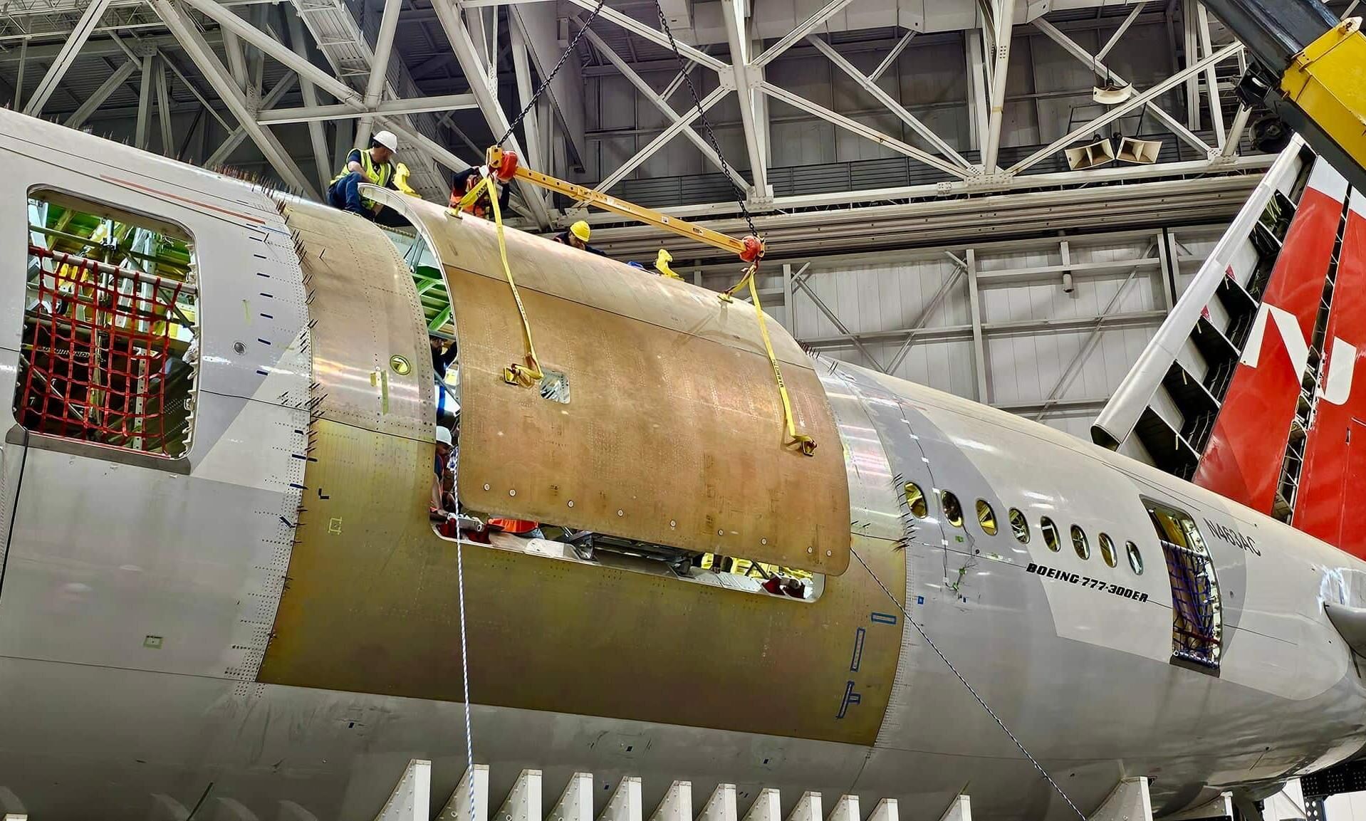 Mammoth & Aspire MRO install main cargo door on 777-300ERMF