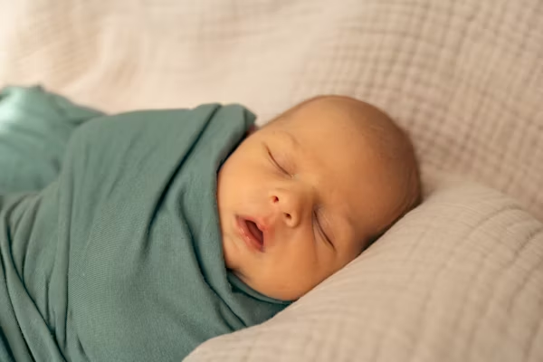 How a Holistic Sleep Consultant Supports Newborns in Establishing Healthy Sleep Patterns - 72 sold reviews