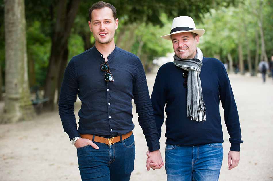 Gay proposal in Paris