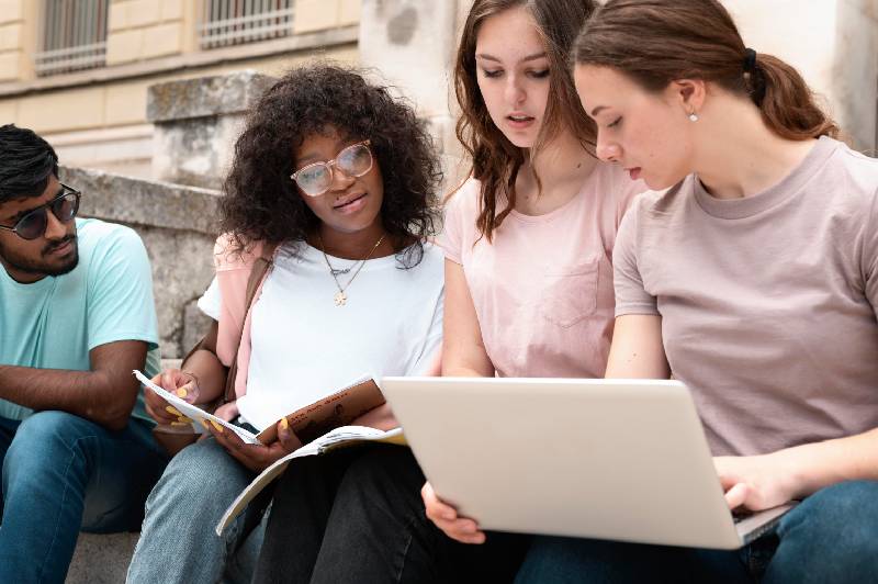 Is Your College Study Group on Track? Key Signs to Look For