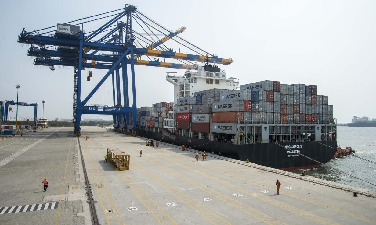 Merchandise exports down 11% in Feb on weak global demand