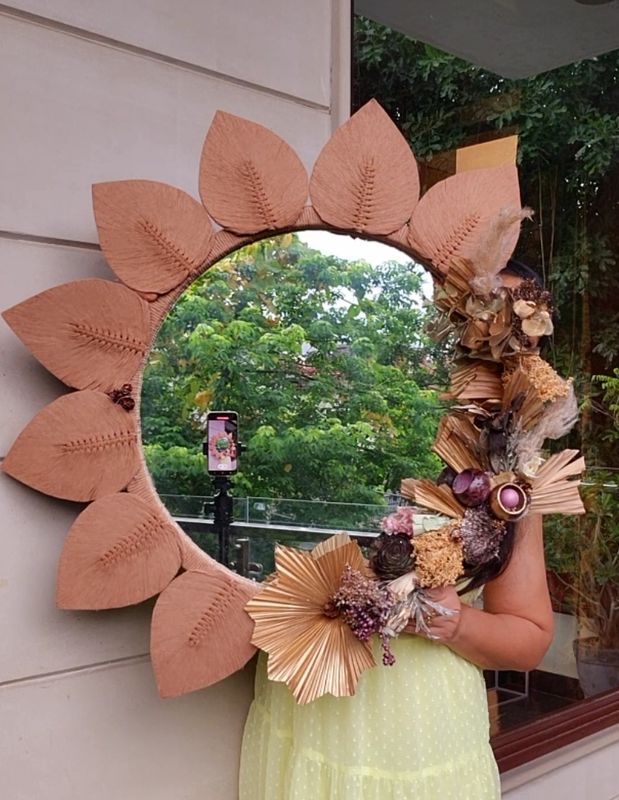 Shop Luxury Handmade Macrame Dry Flower Mirror | Dhaagewali