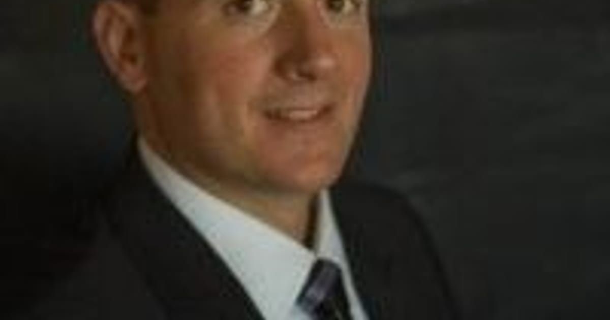 Christopher Salis: Experienced Business Consultant and Startup Advisor