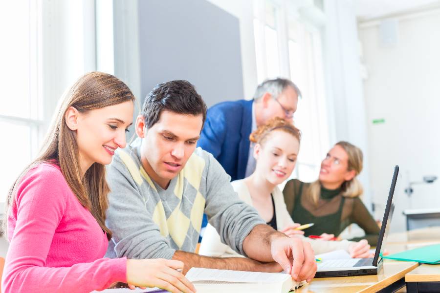College Study Group 2.0: Innovative Approaches to Collaborative Learning