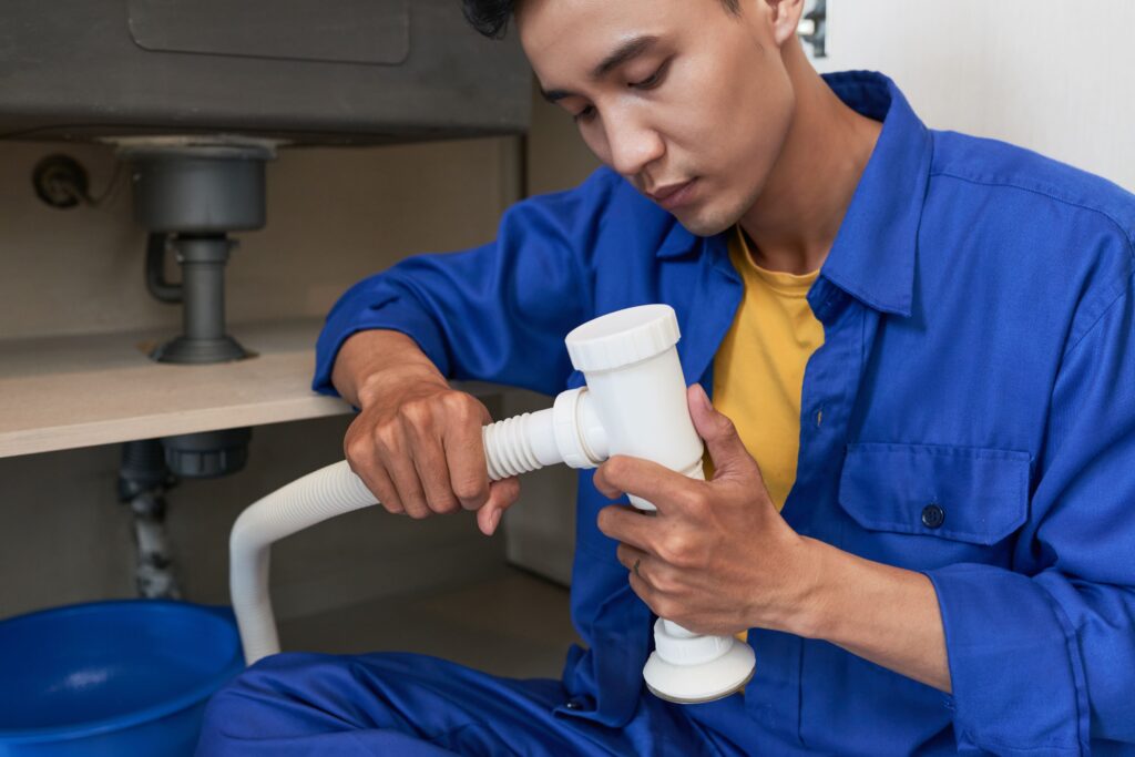 8 Easy Steps to Fix a Leaking Pipe at Home