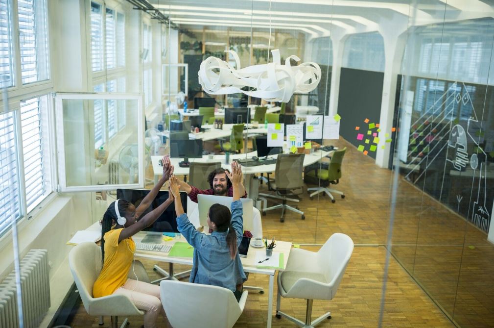 Rise of the "Hybrid Hub": How Flexible Workspaces are Changing the 9-to-5