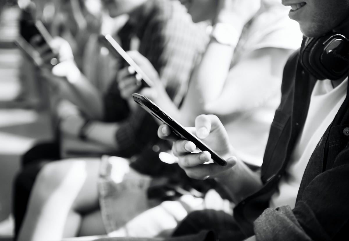 Why Are Companies Switching to Conference Event Apps Over Traditional Planning? | by Grupio | May, 2025 | Medium