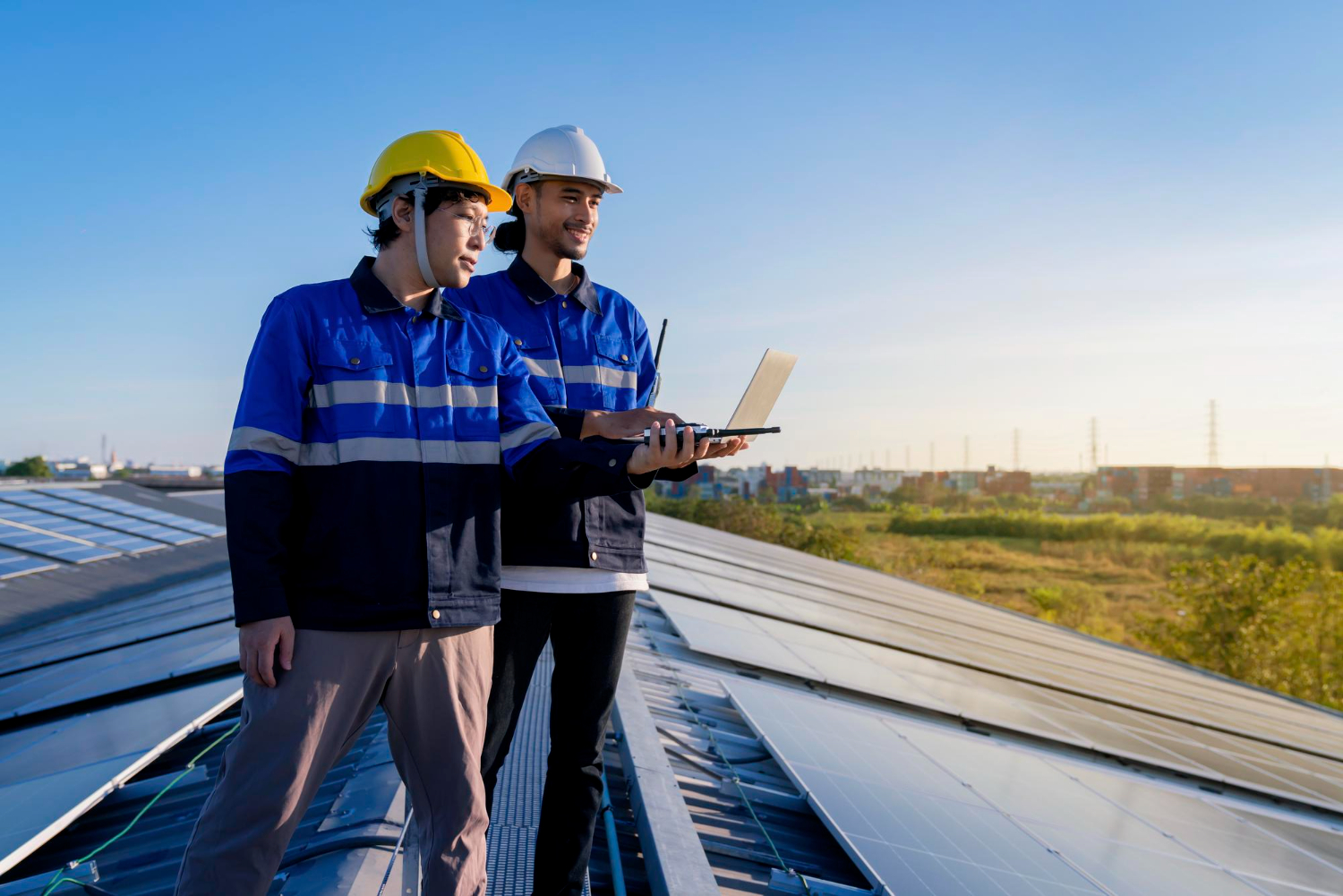 Top Solar Panel Suppliers in India | 2025 Guide for Homes