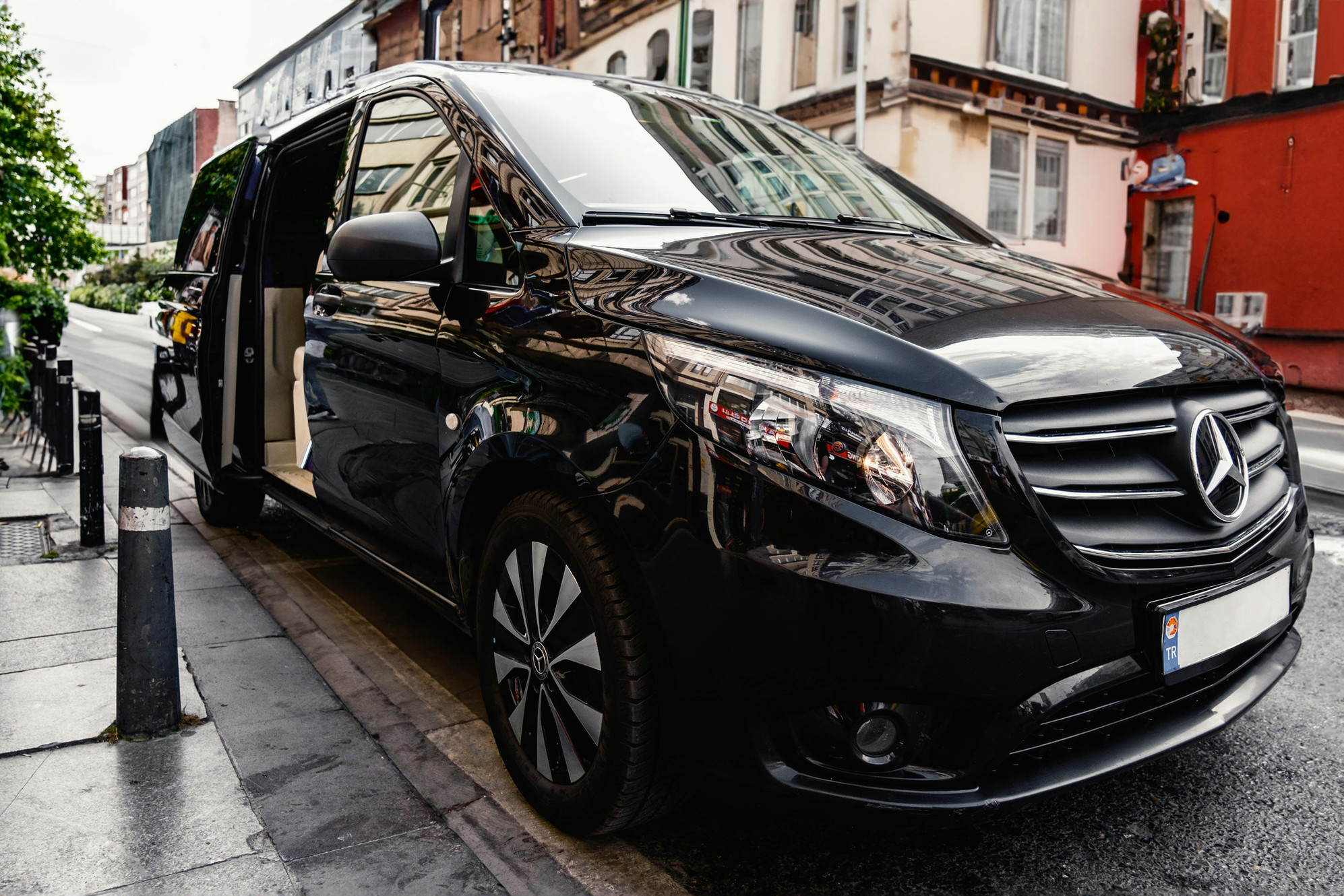 Top Limousine Service Austin, TX | Luxury Chauffeur Service - Limousine ATX