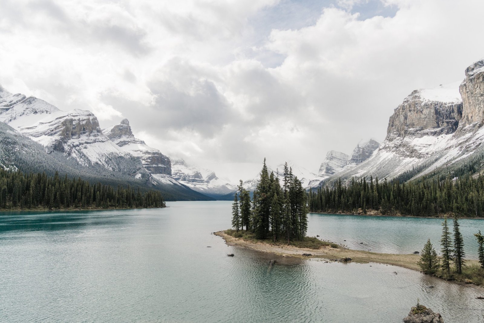 Plan the Perfect Jasper National Park Tour on Any Budget